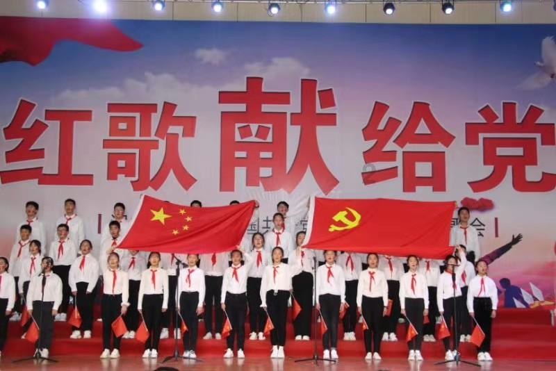 可不可以每天早上发信息给领导说早上好？游戏画面